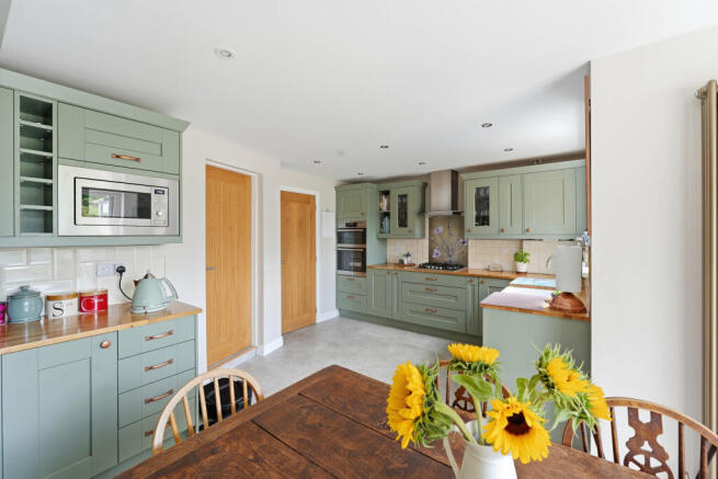 3 bed Terraced for sale Image 4