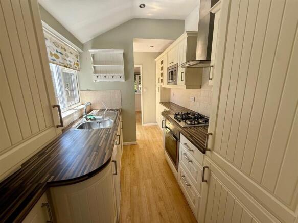 PR39 Kitchen.jpg