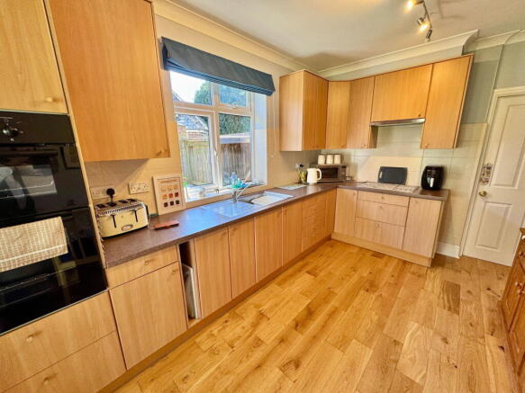 3 bed Detached Bungalow for sale Image 8