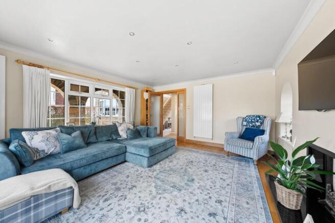 5 bed Detached for sale Image 10