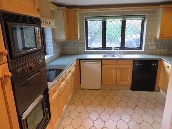 BREAKFAST KITCHEN