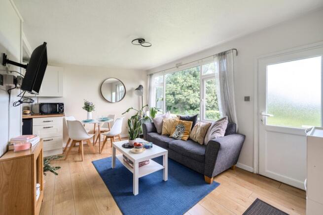 1318878-4-68650143a49ed