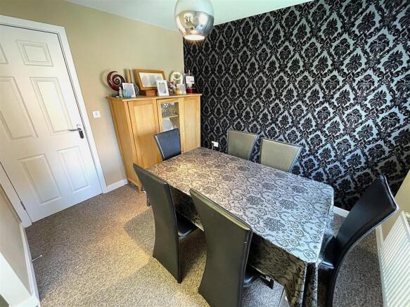 4 bed Terraced for sale Image 7