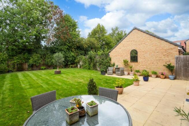 4 bed Detached for sale Image 7