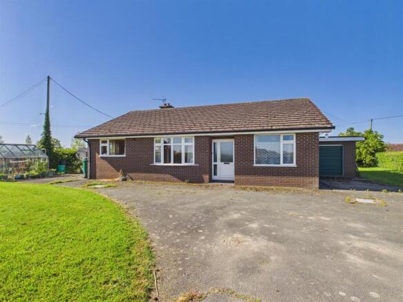 FRONT VIEW OF PROPERTY