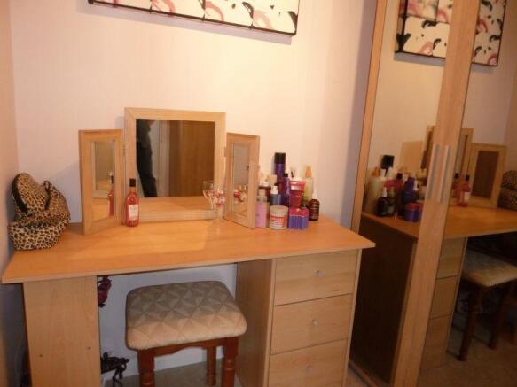 DRESSING ROOM