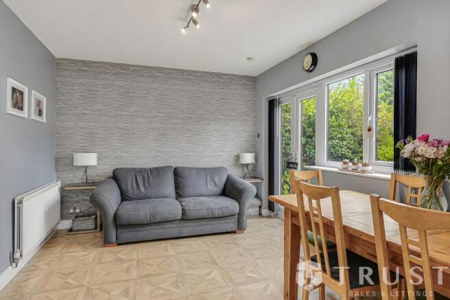 4 bed Semi-Detached for sale Image 10