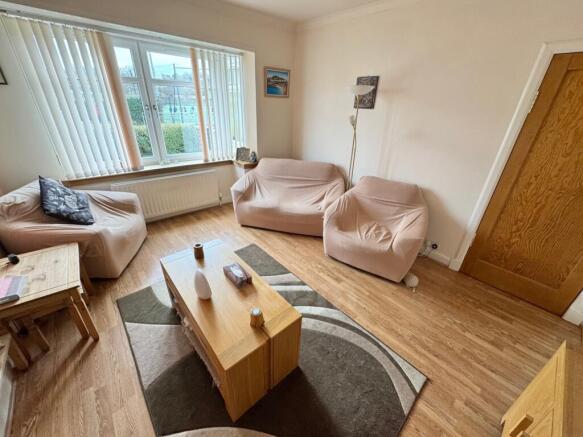 Robslee Road family lounge photo