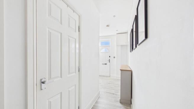 Entrance Hallway (2)