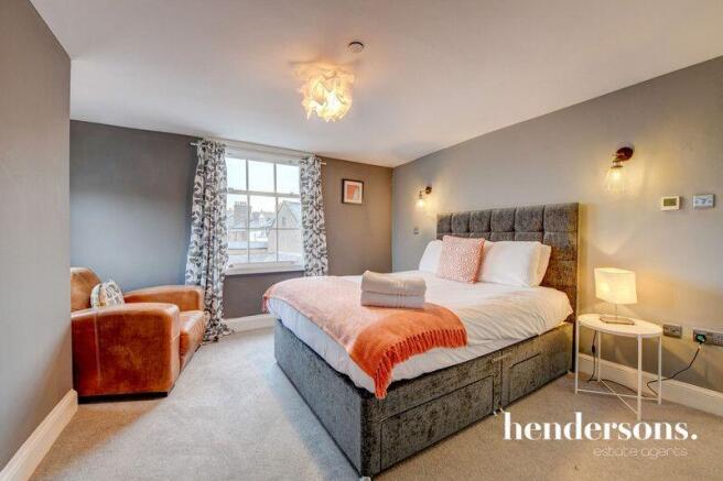 6 bed Town House for sale Image 11