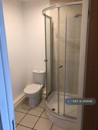 2 bed Flat to rent Image 5