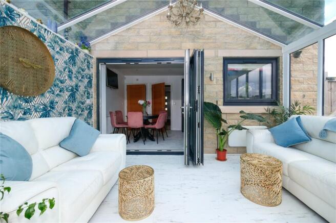 3 bed Semi-Detached to rent Image 4