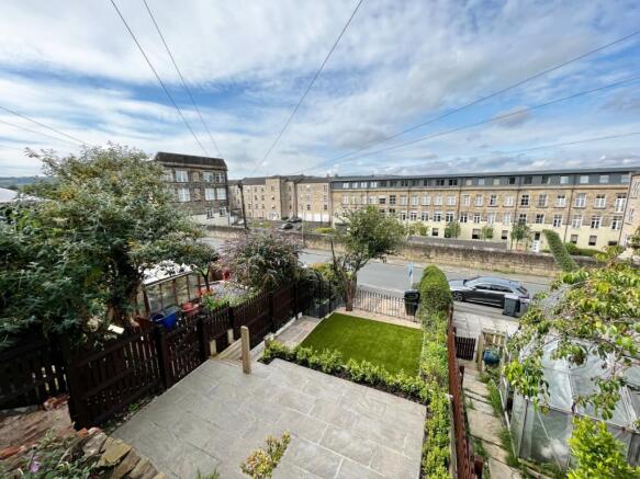 3 bed Terraced for sale Image 9