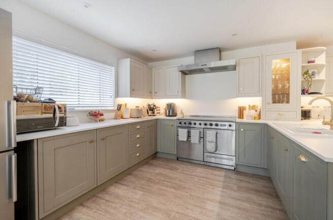 1428741-9-69b7dd4...