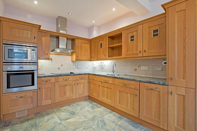 2 bed Apartment for sale Image 6