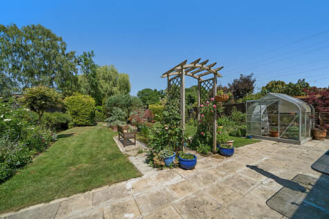 Smallfield Road, Horley, Surrey, RH6