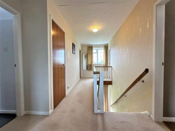 First Floor Landing 961