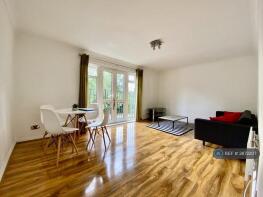 Flat 5, 20 Riddell Court, Albany Road, London SE5 0DS