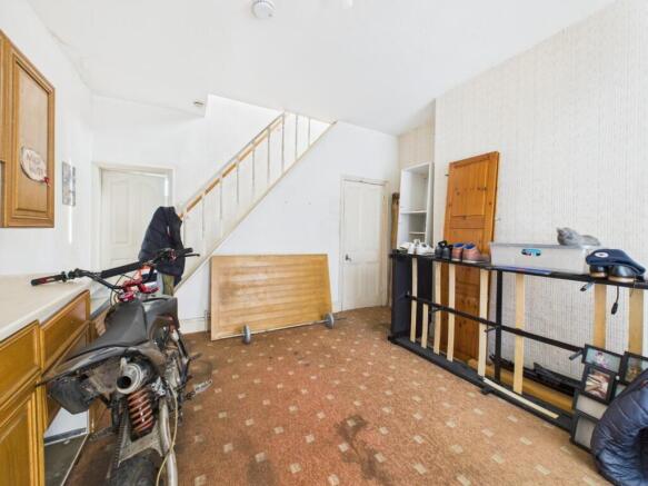 4 bed House for sale Image 4