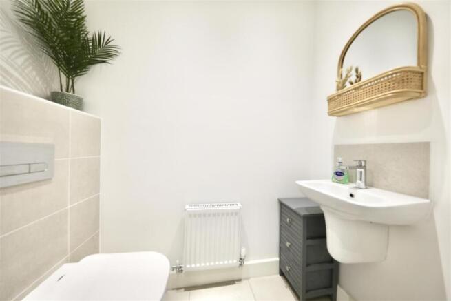 3 bed Terraced for sale Image 10