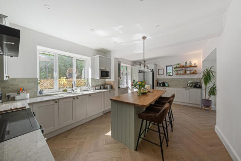 Park Road, Kenley, CR8