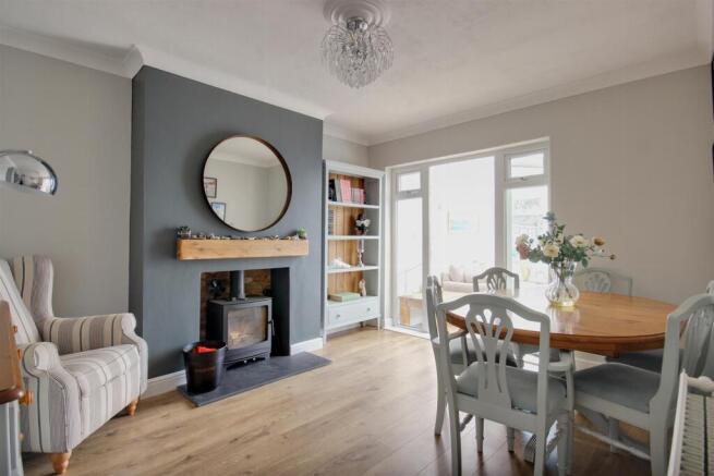 3 bed Semi-Detached for sale Image 4