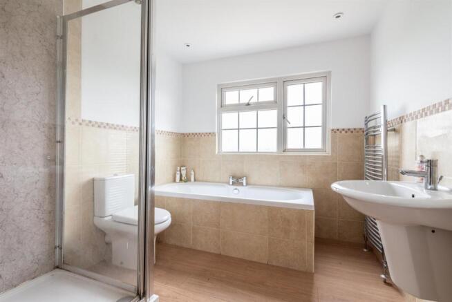1 Wimbourne Drive bathroom.jpg