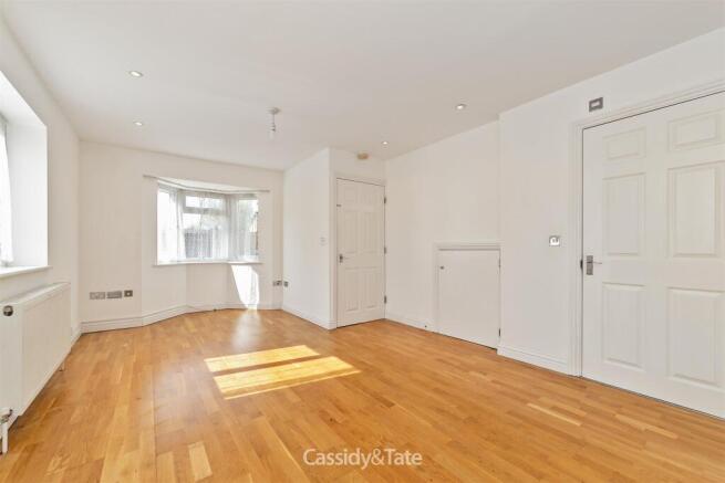 1CoombeClose-10.jpg
