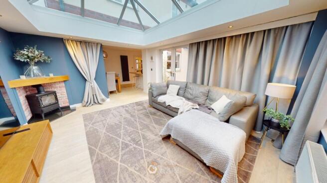 4 bed Detached for sale Image 8