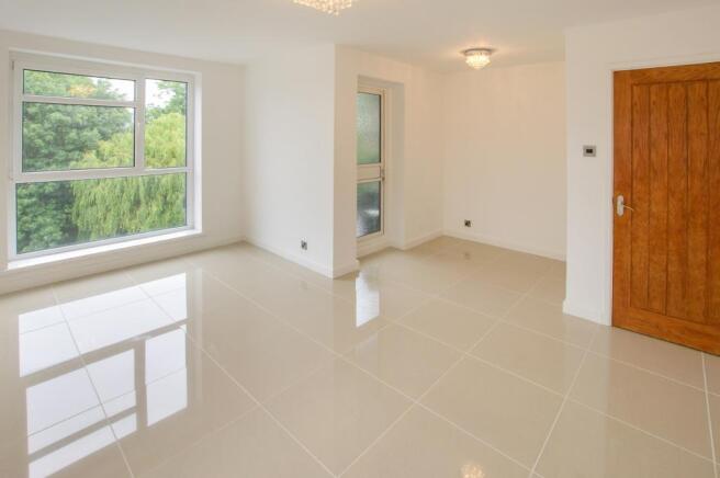 Lounge / dining area