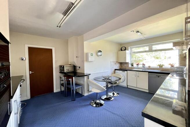 Breakfast Kitchen 