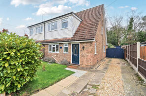 73a, Salisbury Grove, Mytchett, Camberley GU16 6DA