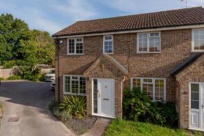5, Fairstone Court, Horley RH6 9TU