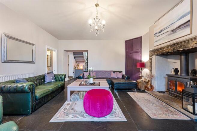 5 bed Semi-Detached for sale Image 6