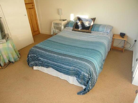 3rd Photo of Bed 2