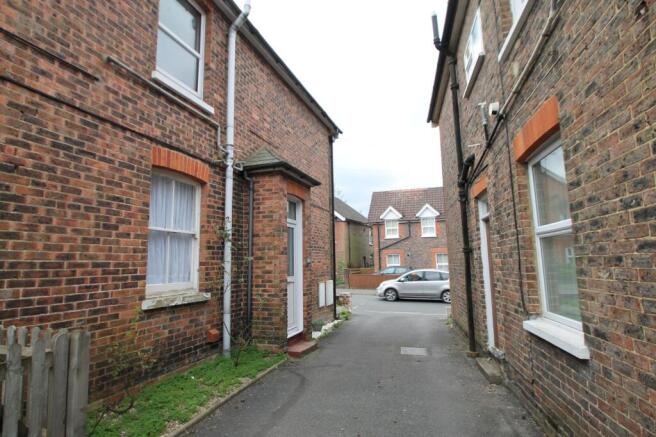 49 De La Warr Road,