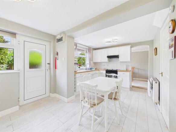 Kitchen: