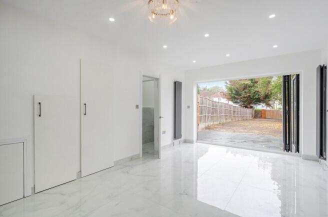 1364184-7-68e645a955f0f