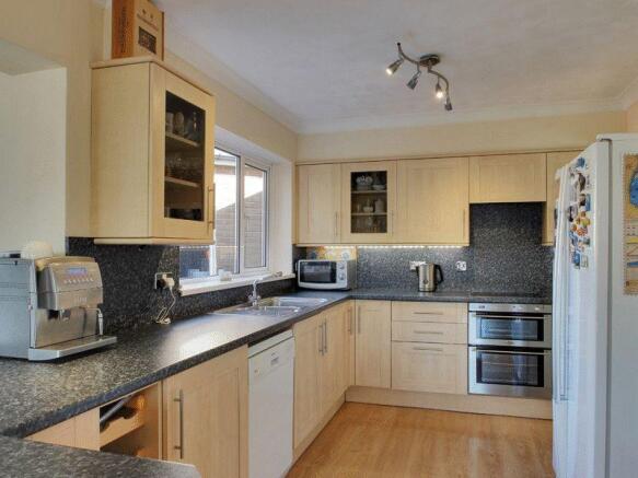 Kitchen /  Din...