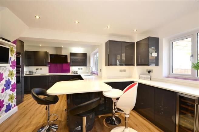 Kitchen/Breakfast Area