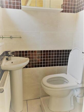 Cloakroom/wc