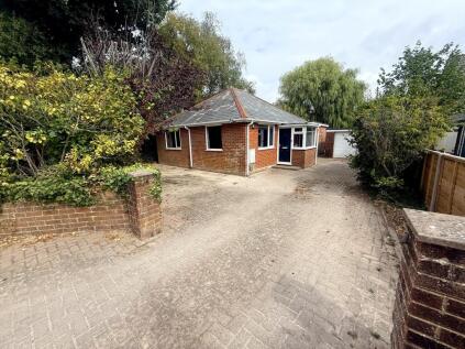 Sylvan Close, Hordle, Lymington, Hampshire. SO41 0HJ