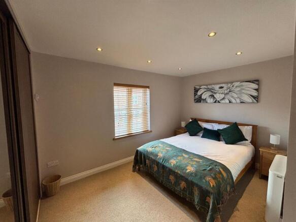 2 bed Cottage for sale Image 8