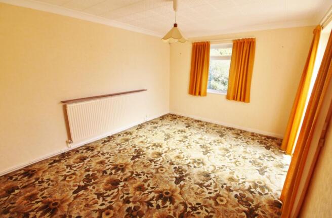 Bedroom Three / Dini