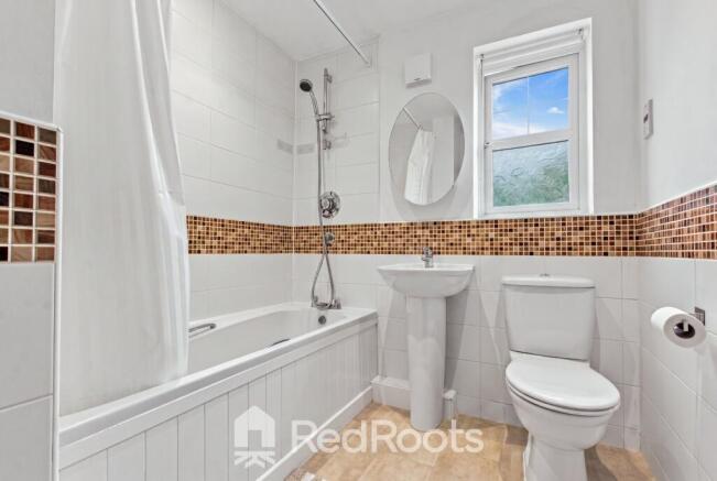 2 bed Apartment for sale Image 12