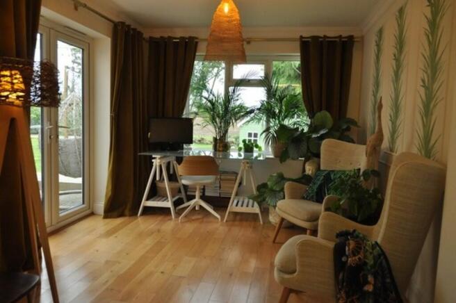 Photo 10