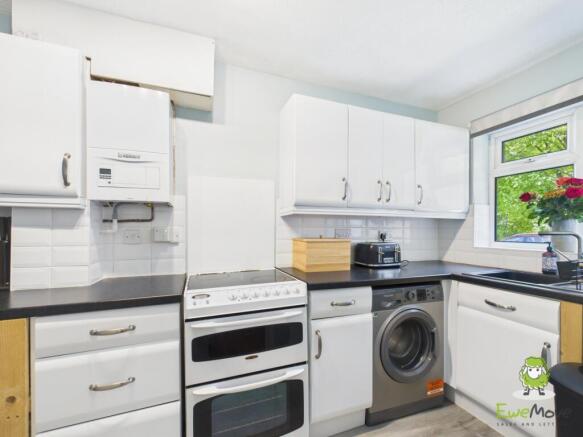 EweMove Estate Agents Basingstoke - Nursery Close 