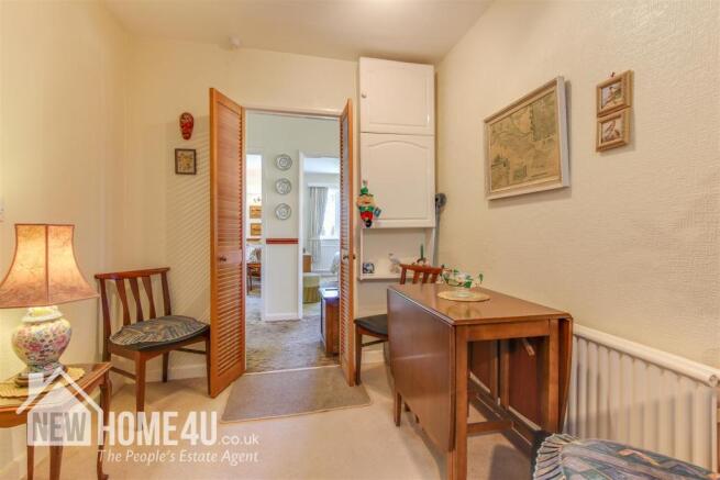DINING ROOM: