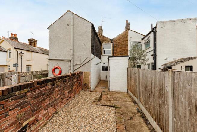 South Road, Faversham, ME13 photo 4