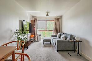 182, Howlands Court, Commonwealth Drive, Three Bridges, Crawley RH10 1AW